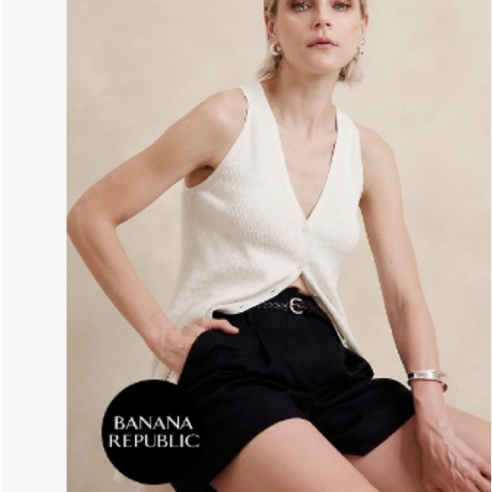 Banana Republic Cream Sleeveless Vest